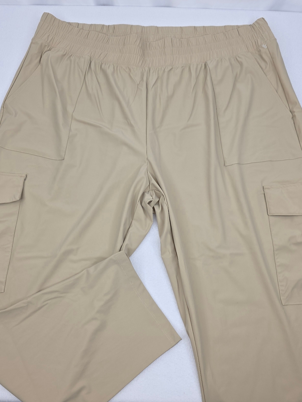 Old Navy Women's Elastic Waist Sleektech Cargo Pants Beige Size XXL Ai-3484